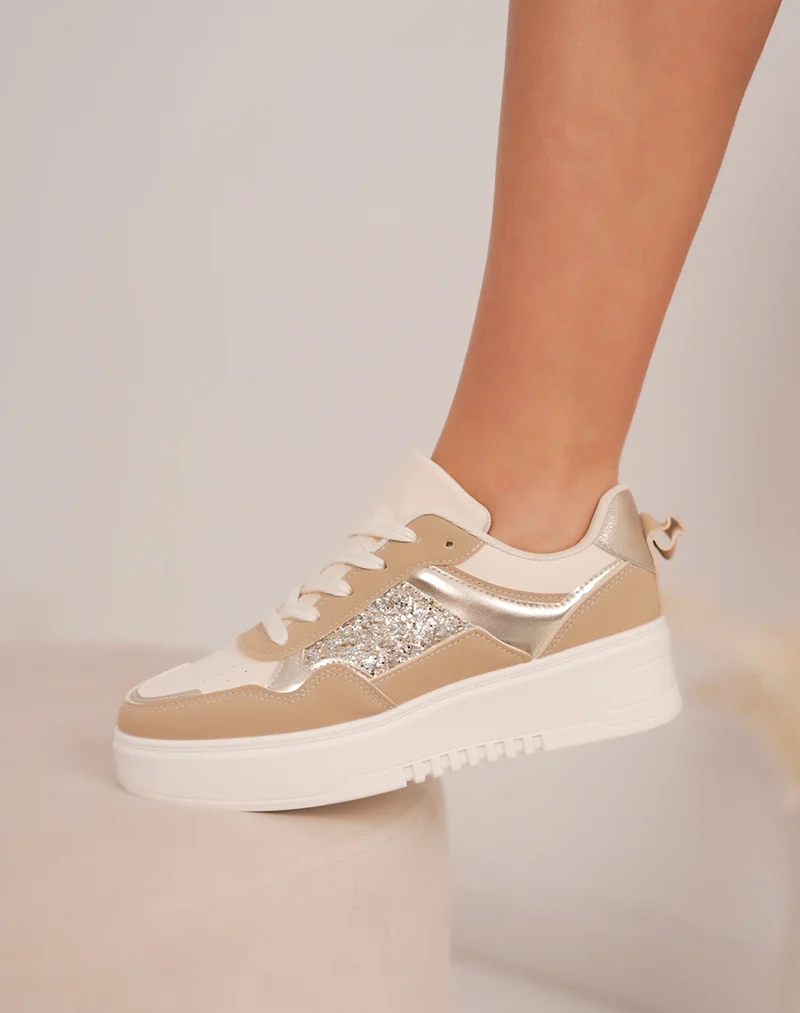 Baskets femme beiges et taupe élégantes avec paillettes dorées et empiècements métallisés