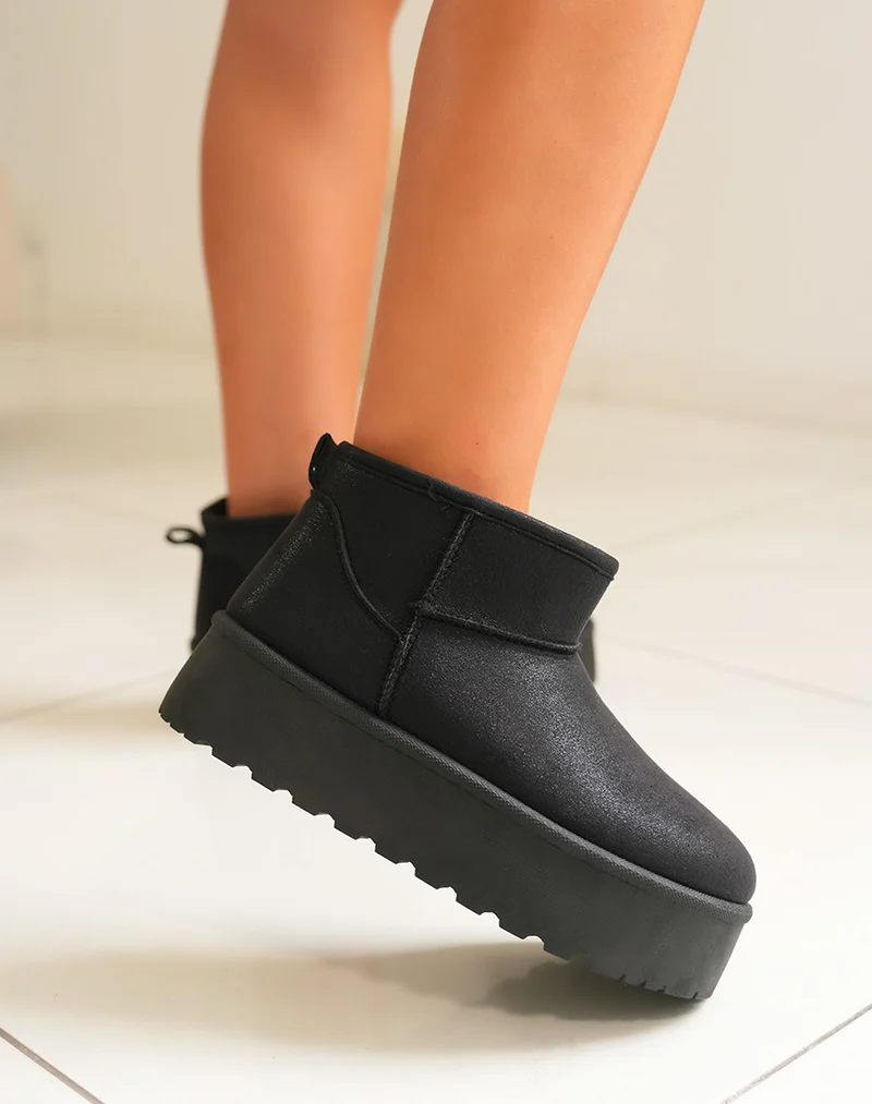Bottines femme noires tendance avec grosse plateforme et intérieur fourré