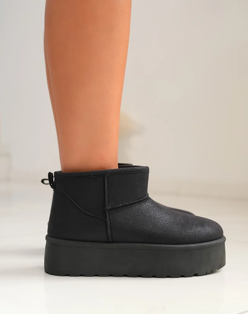 Bottines femme noires tendance avec grosse plateforme et intérieur fourré