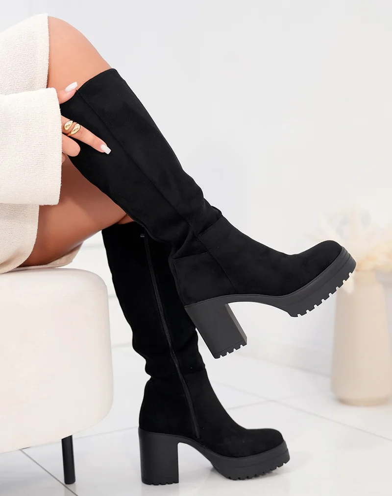 Bottes femme en suédine noire avec talon de 9 cm et plateforme crantée