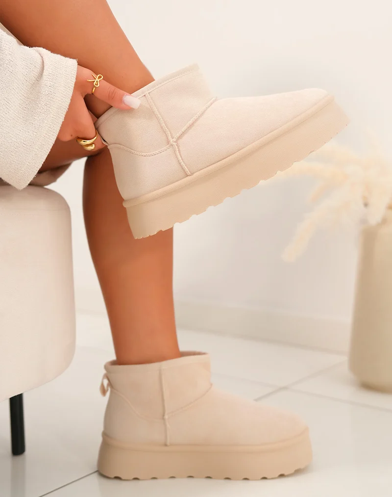 Bottines beiges à plateforme fourrées