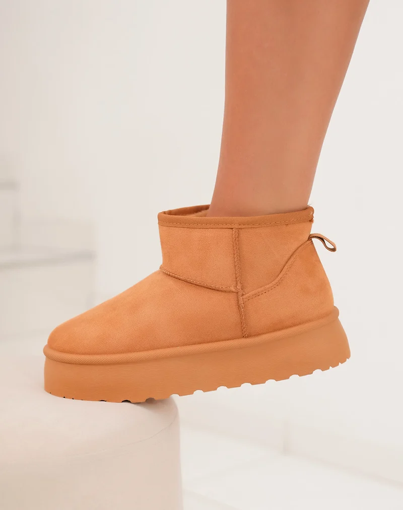 Bottines camel à plateforme fourrées