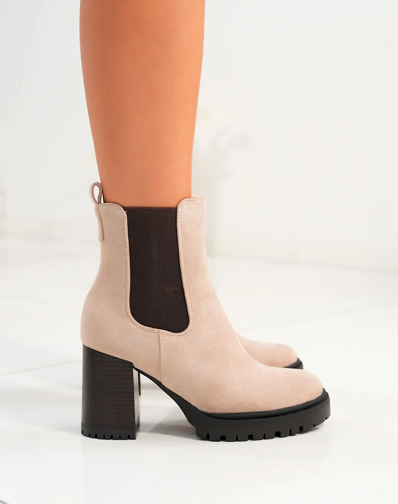 Bottines Chelsea femme en suédine beige avec talon épais et semelle crantée