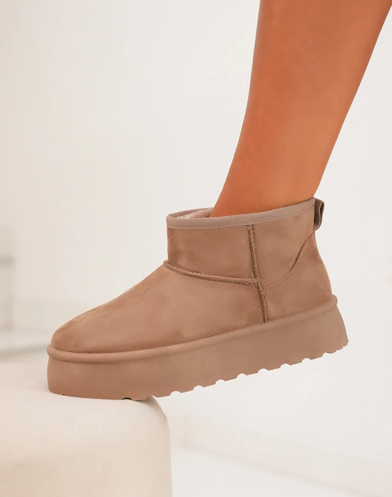 Bottines femme taupe tendance avec grosse plateforme et intérieur fourré