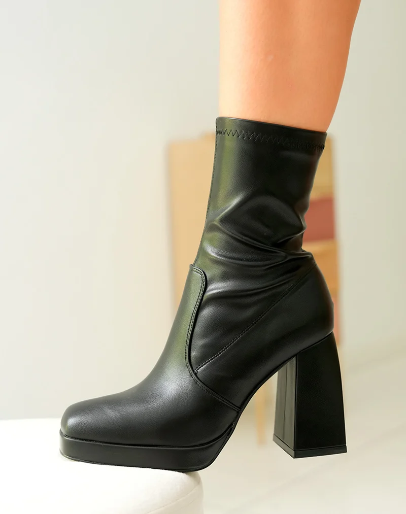 Bottines Noires Effet Chaussette Femme à Talon Haut Asymétrique