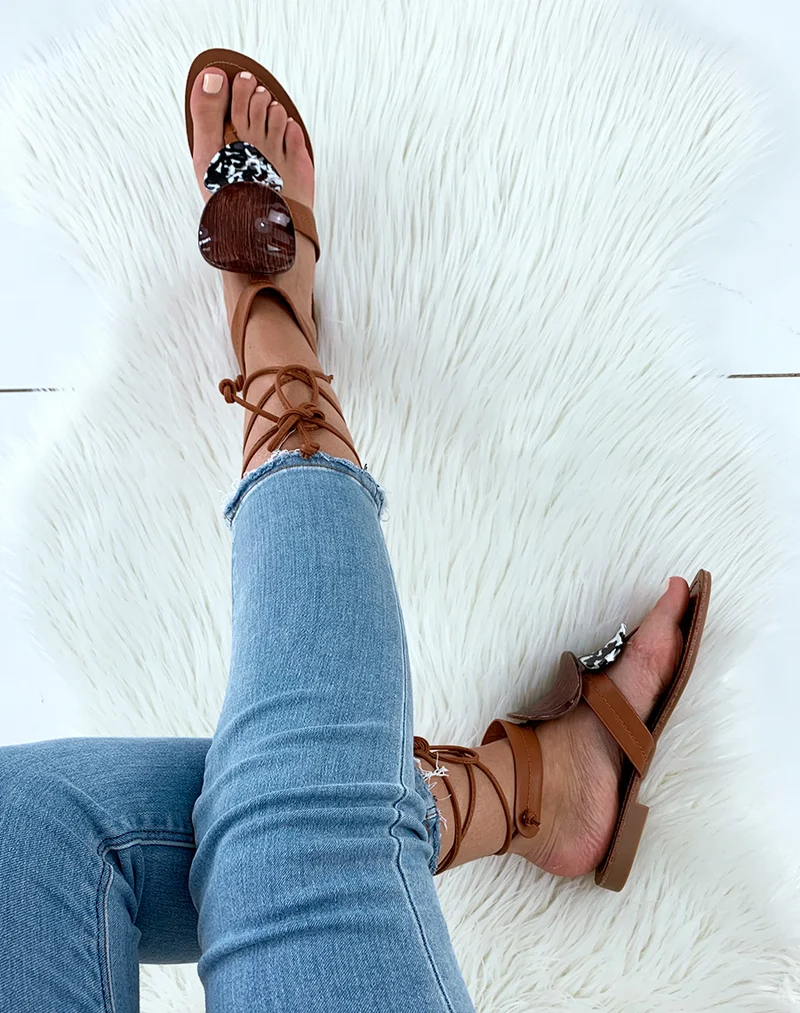 Nu-pieds camel ornés de deux empiècements à motifs