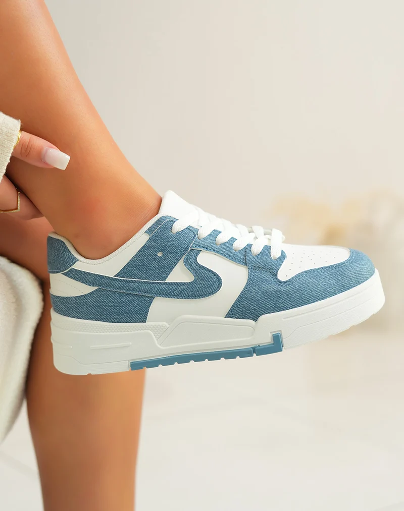 Baskets blanches et en jean