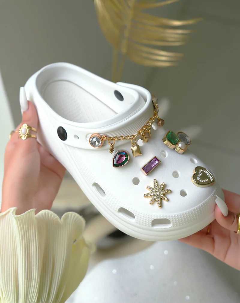 Sabots femme blancs à détails bijoux tendance et plateforme épaisse