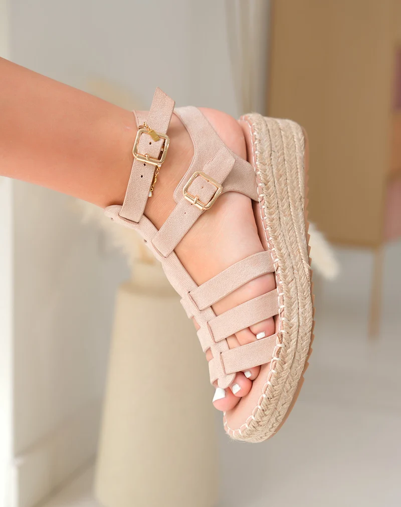 Sandales en suédine beige compensés en corde à multiples lanières