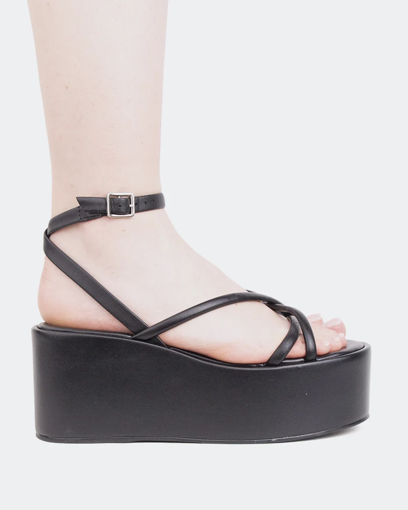 Dionira Black Leather