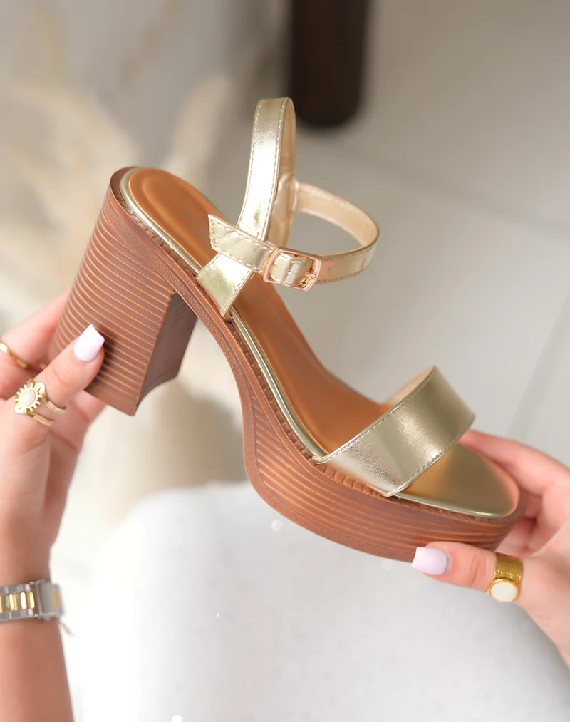 Sandales dorées à talon épais marron pour femme