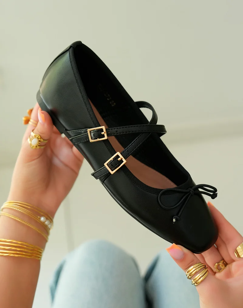 Ballerines noires sophistiquées avec double lanière et noeud délicat