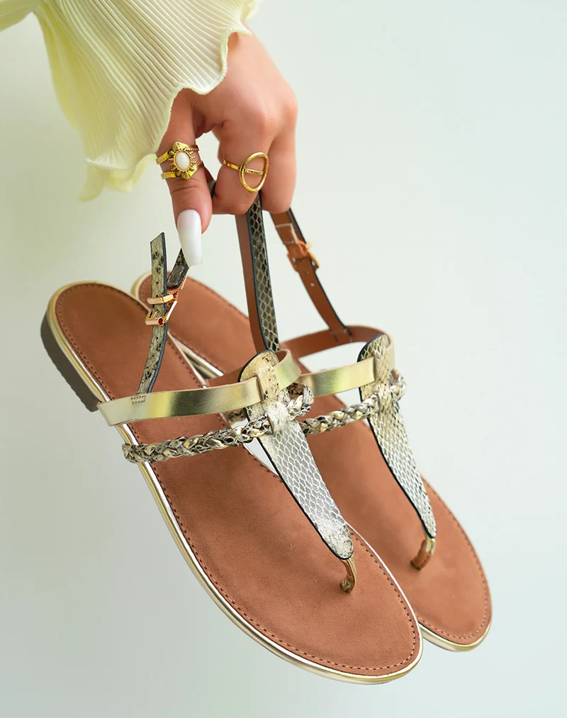 Nu-pieds plates femme dorés à bride tressée et sangle ajustable effet croco pailletée