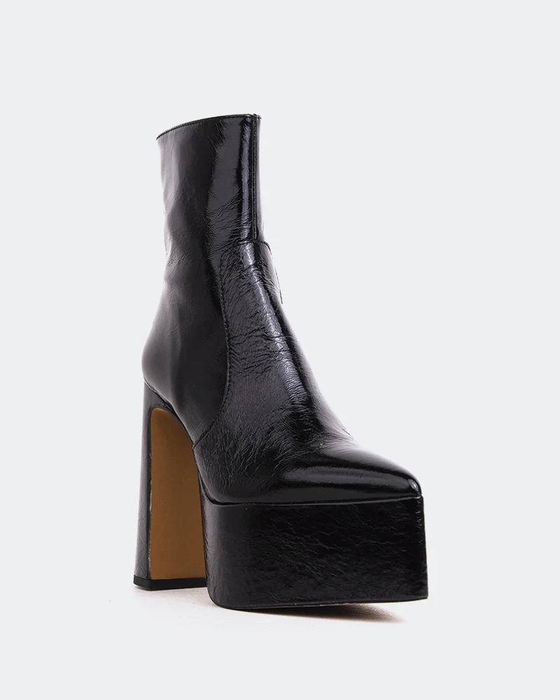 Sarov Black Leather