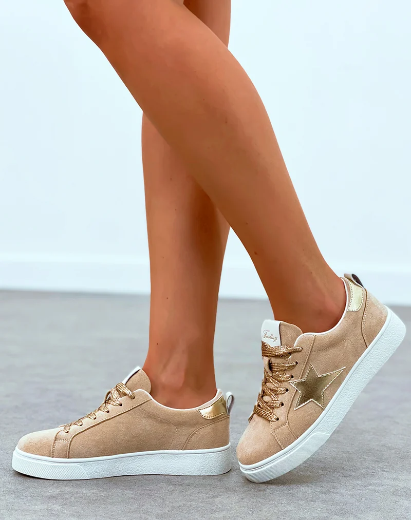 Baskets femme en suédine beige à lacets et détail dorée