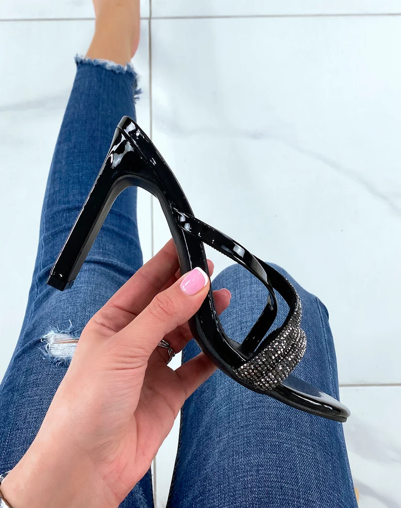 Mules noires à lanières croisées à strass et talon haut