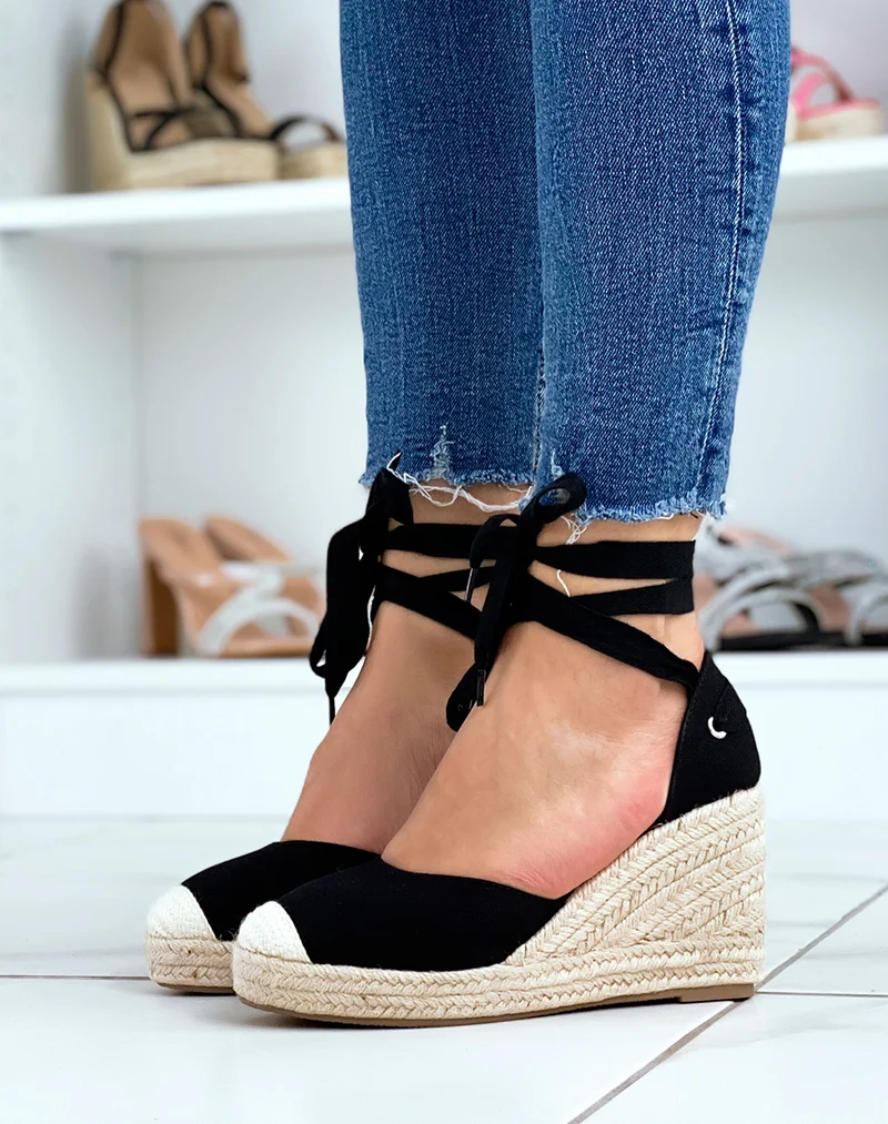 Espadrilles à talons compensés en toile noire à rubans