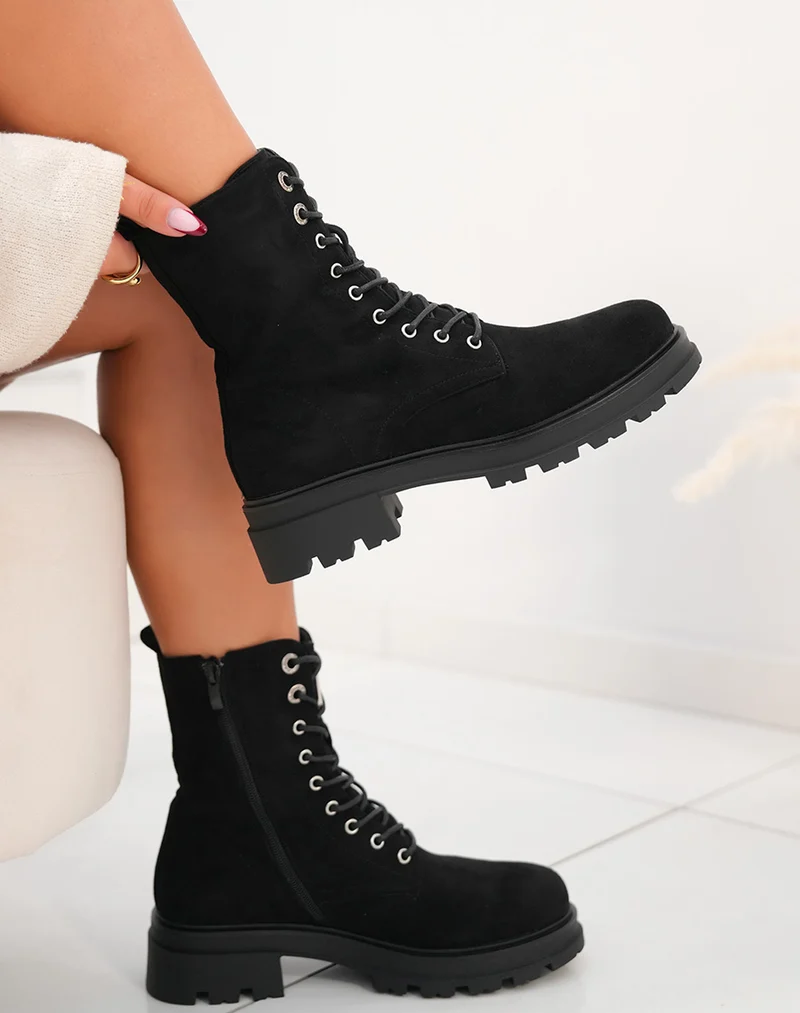 Bottines montantes à lacets noires en suédine avec détails argentés