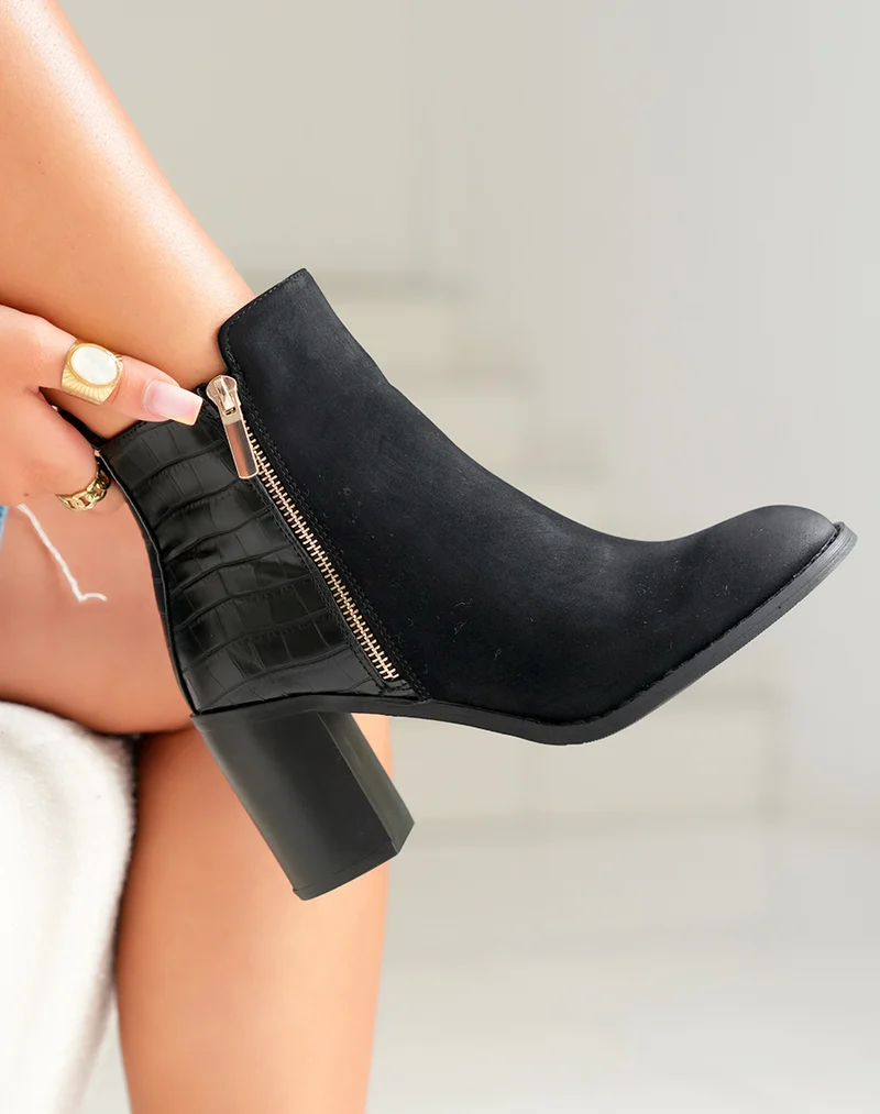 Bottines Noires Bi-Matière : Un Classique Réinventé avec Élégance
