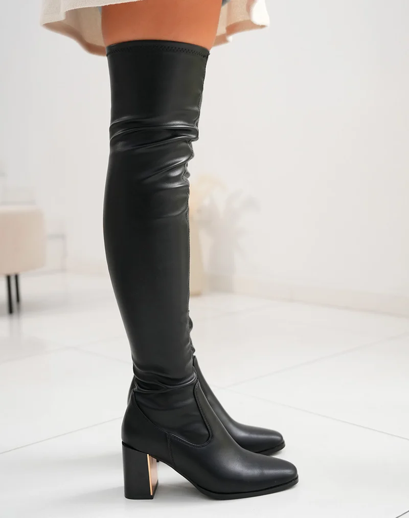 Cuissardes noires femme à talon et détail doré