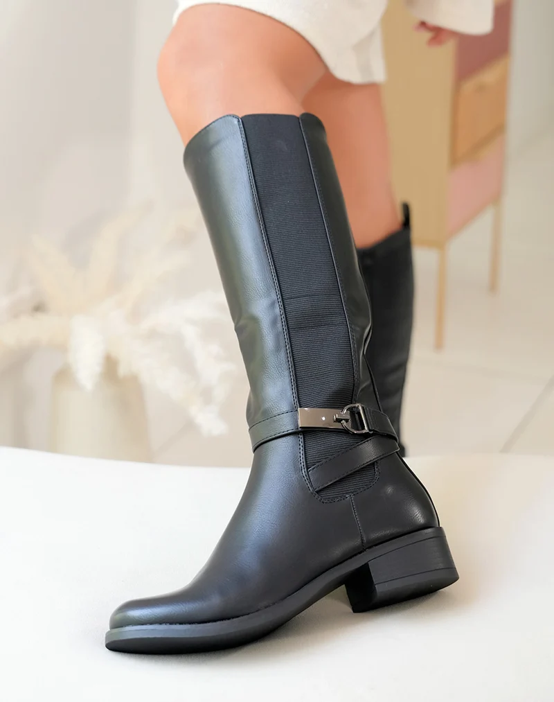 Bottes noires à petits talons bi-matière et à lanières