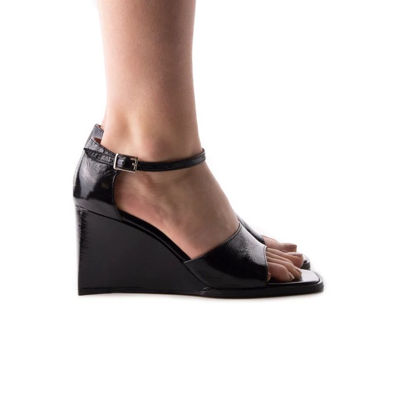 Mariposa Black Leather
