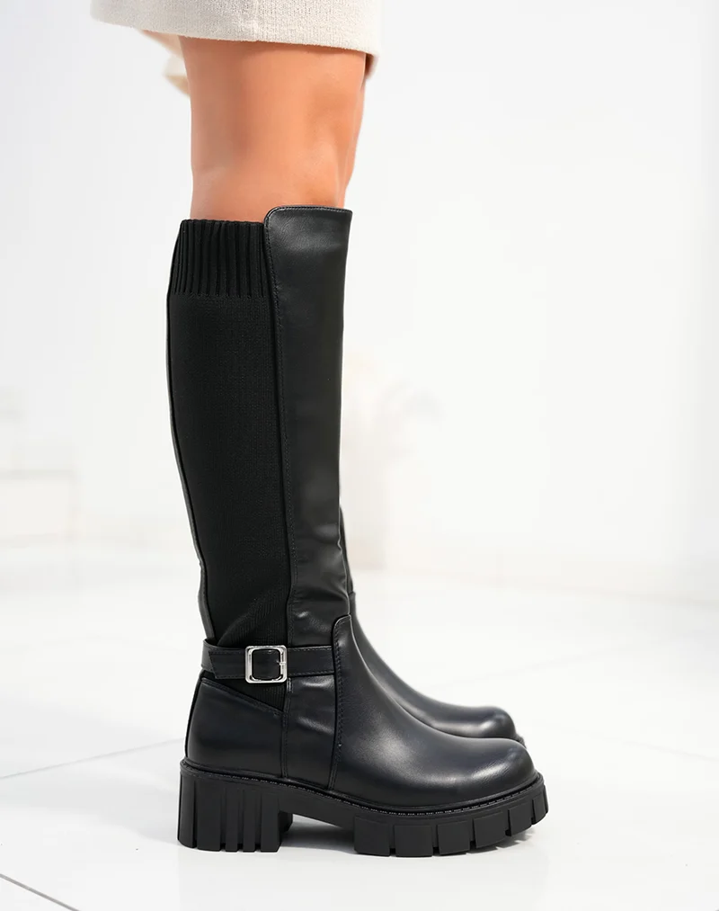 Bottes femme noires effet chaussette avec semelle crantée et sangle décorative