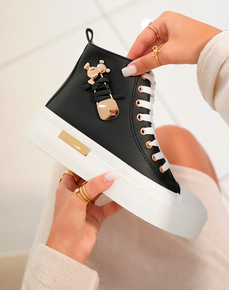 Baskets femme montantes noires à lacets avec détail ourson doré et semelle épaisse