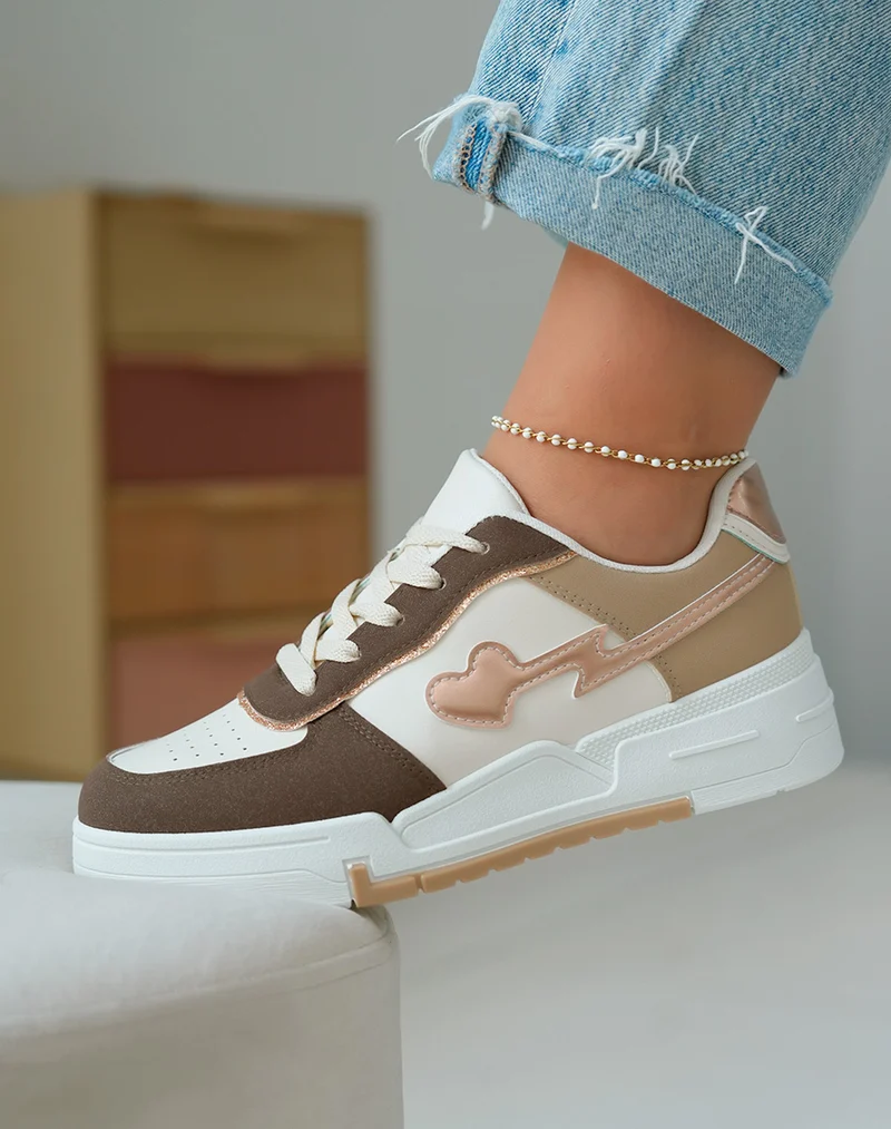 Baskets femme empiècements marron et beige foncé
