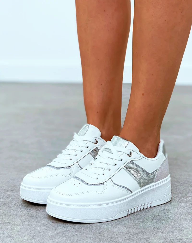 Baskets femme blanche à empiècements et détail argentée pailletée