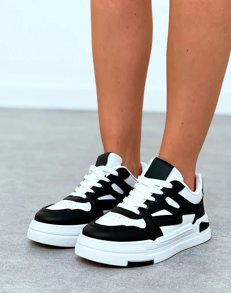 Baskets femme bi-couleurs noires et blanche à lacets
