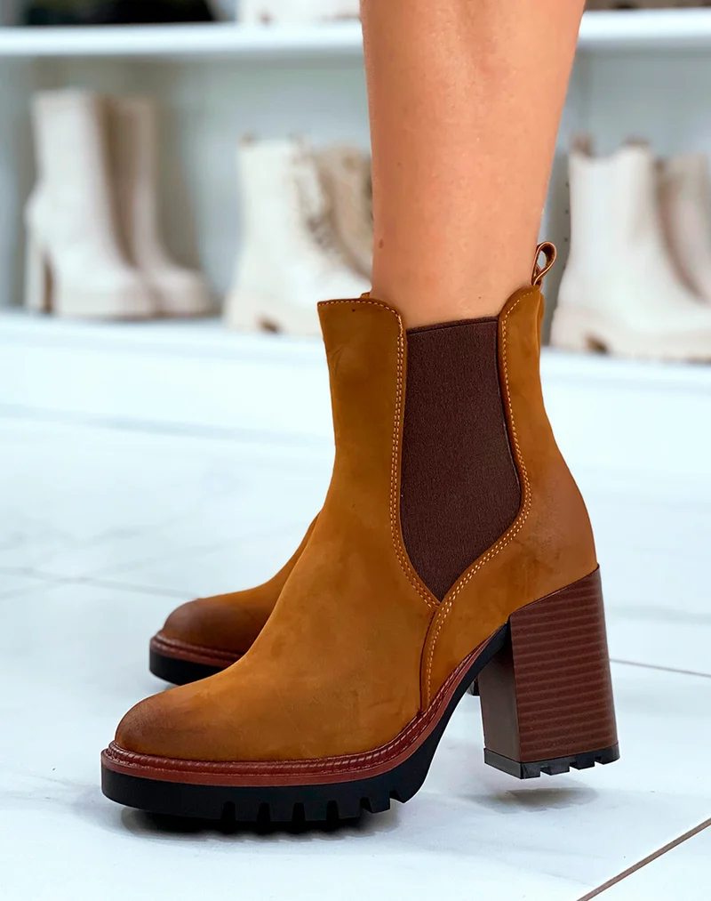 Bottines Chelsea camel pour femme en suédine - L'alliance du confort et de l'élégance