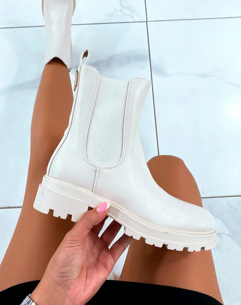 Bottines Chelsea Beige Avec Boucle Dorée