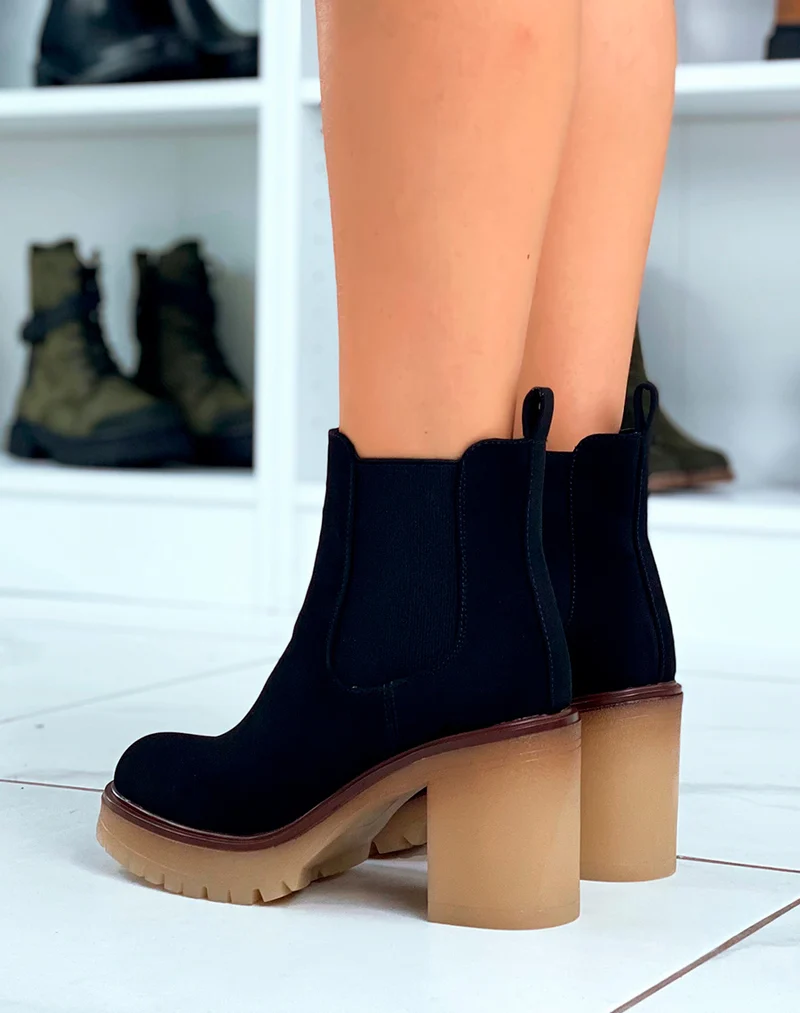 Sophistication Urbaine : Bottines Noires en Suédine à Talon et Élastique Large
