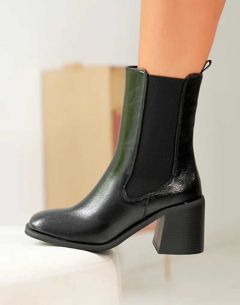 Éblouissantes Bottines Noires Chelsea à Talon Carré et Effet Brillant