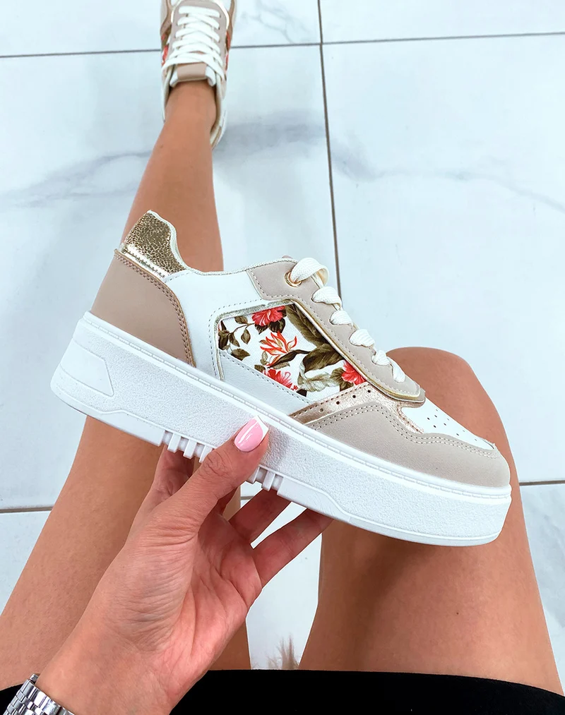 Baskets blanches féminines avec touches florales