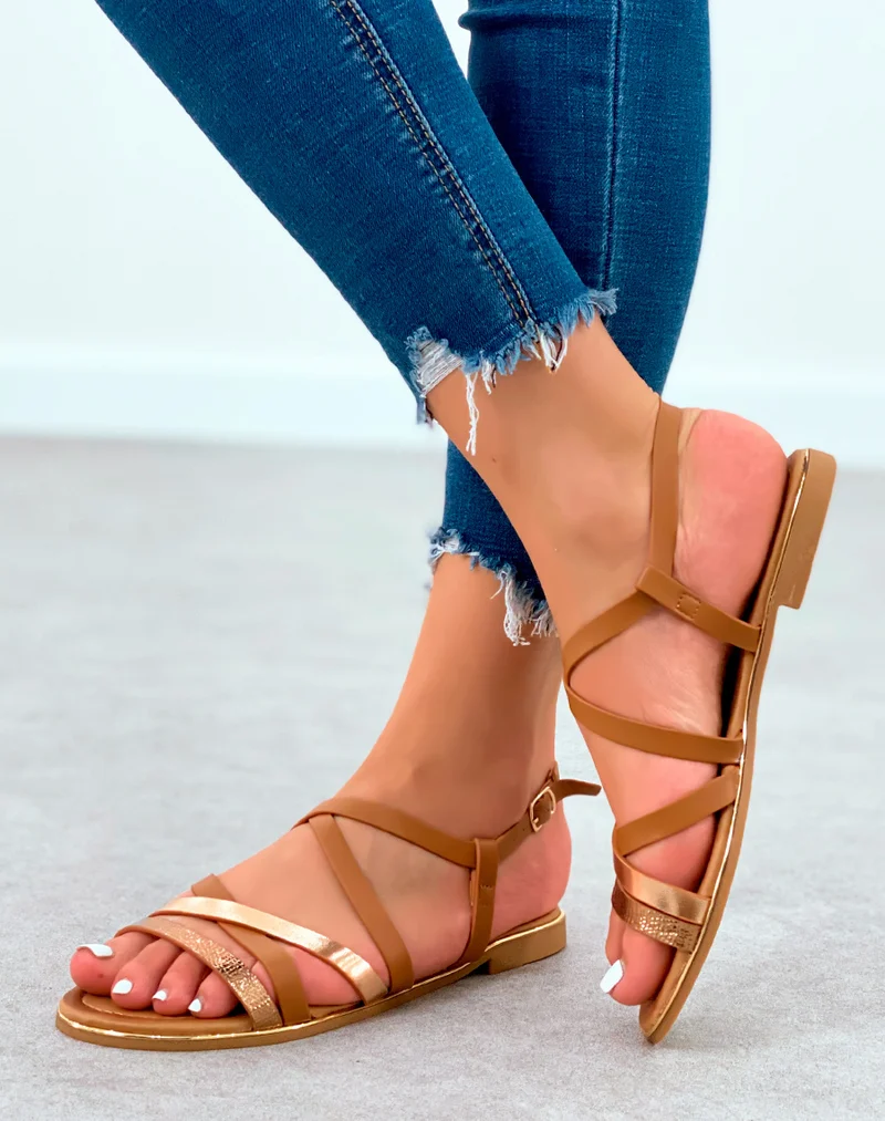 Sandales plates bi-couleur camel et rose gold à lanière entrecroisée