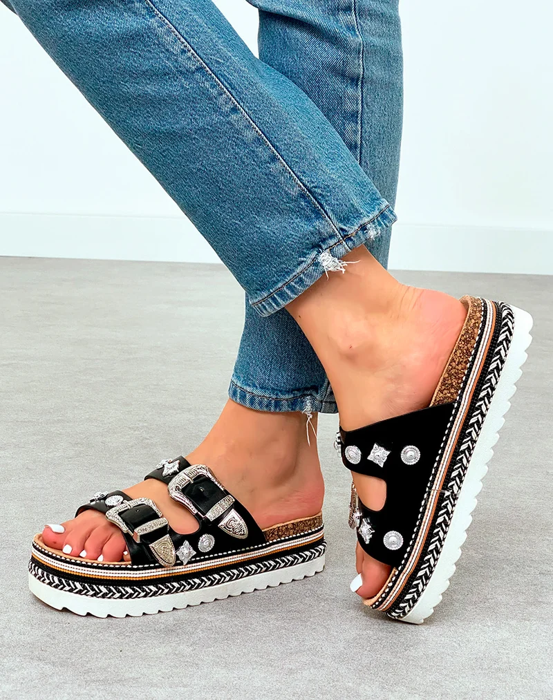 Mules Plateforme Femme Noires Bijoux Argentés et Tissage Ethnique