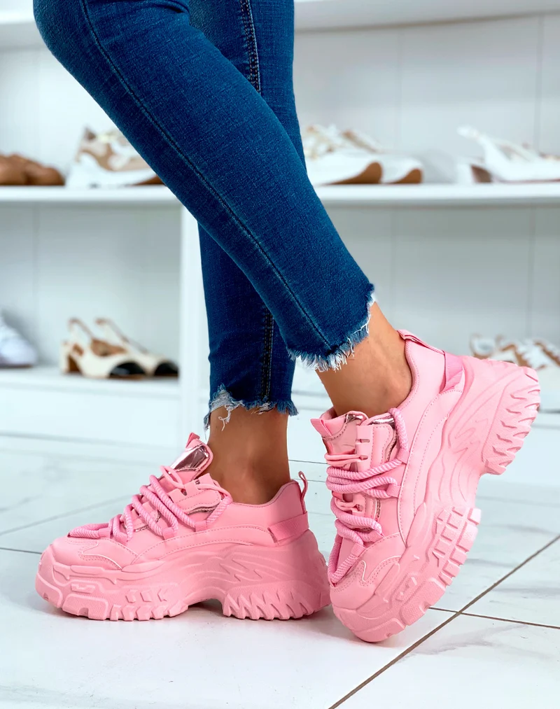BASKETS ROSES ? GROSSE PLATEFORME ET ? D?TAILS M?TALLIQUE