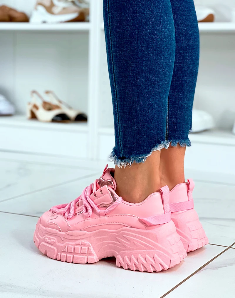 BASKETS ROSES ? GROSSE PLATEFORME ET ? D?TAILS M?TALLIQUE