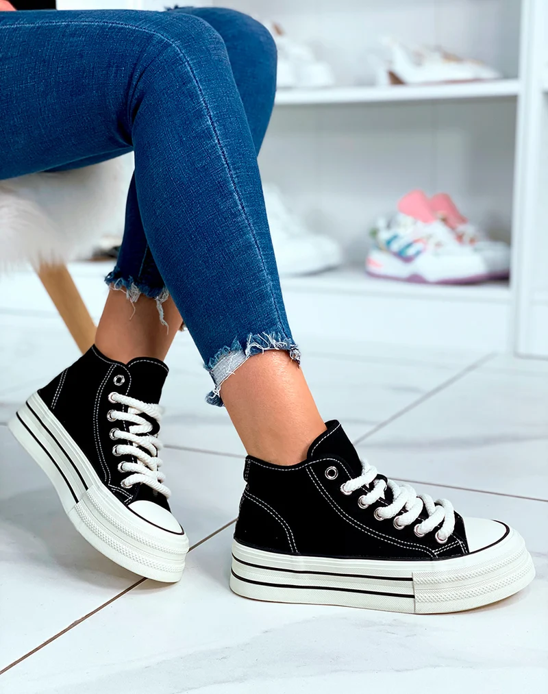 Baskets noires à lacets épais tendances