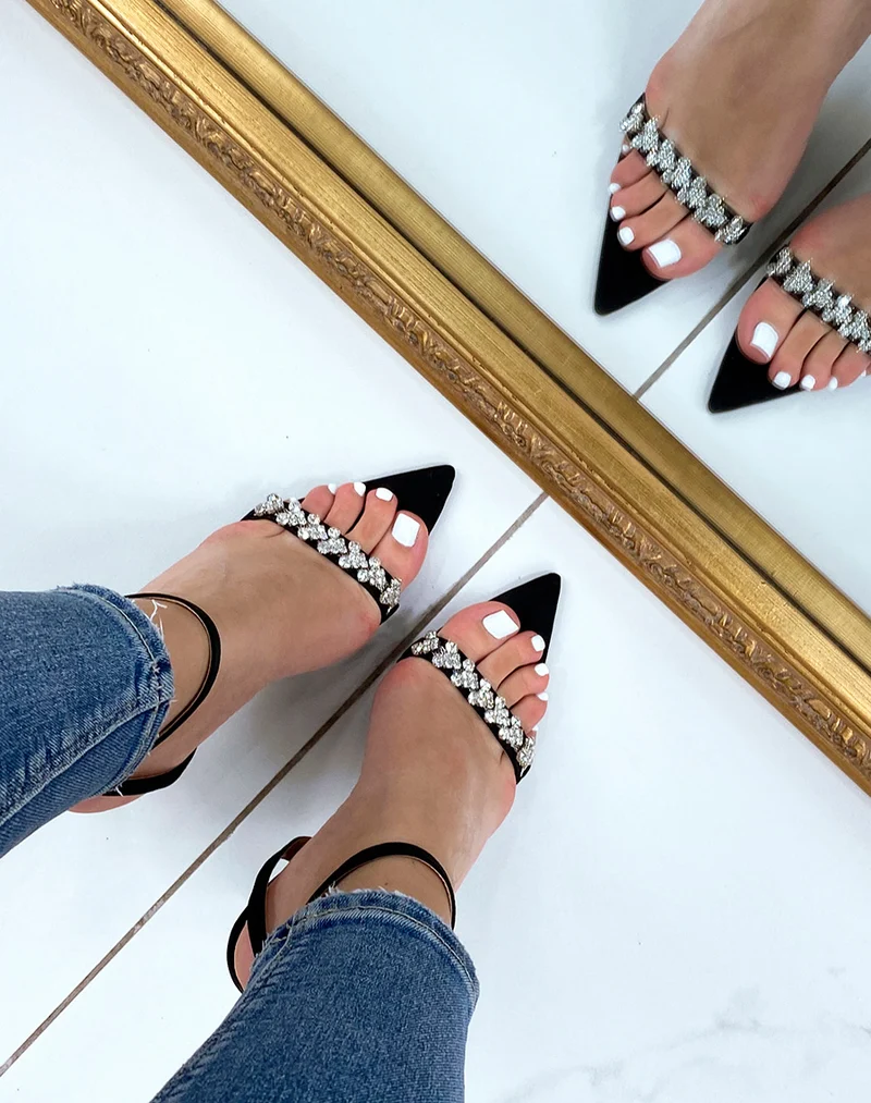 Sandales noires avec bride à strass et talons aiguilles