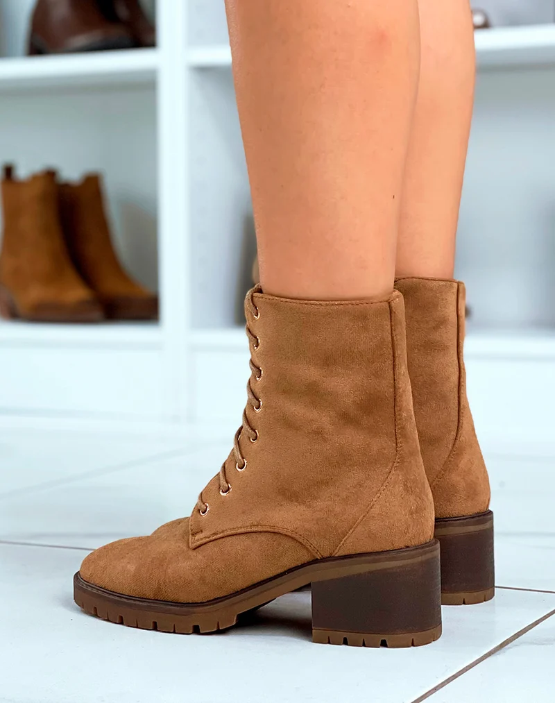 Bottines camel à lacets en suédine et petit talon pour femmes