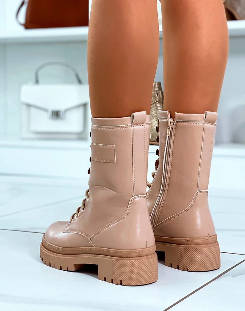 BOTTINES MONTANTES BEIGE ? LACETS AVEC SEMELLE CRANT?E