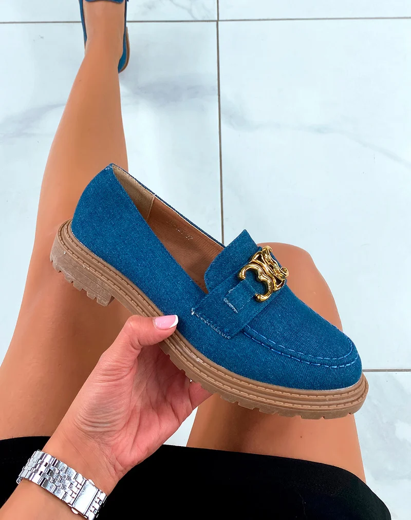 MOCASSINS EN JEAN POUR FEMME : TENDANCE AVEC DÉTAILS DORÉS