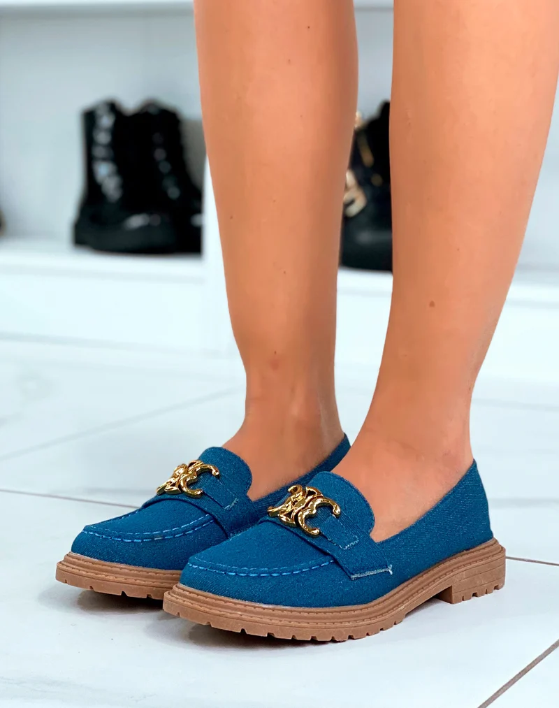 MOCASSINS EN JEAN POUR FEMME : TENDANCE AVEC DÉTAILS DORÉS
