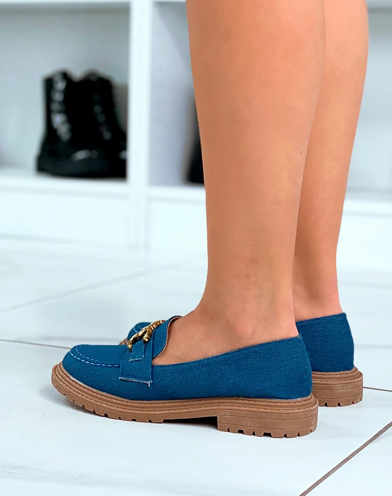 MOCASSINS EN JEAN POUR FEMME : TENDANCE AVEC DÉTAILS DORÉS