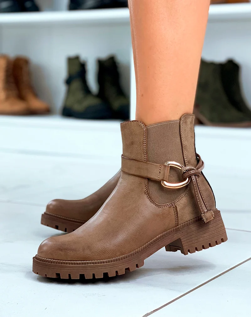 Équilibre & Style : Bottines Chelsea Kaki avec Sangle Nouée