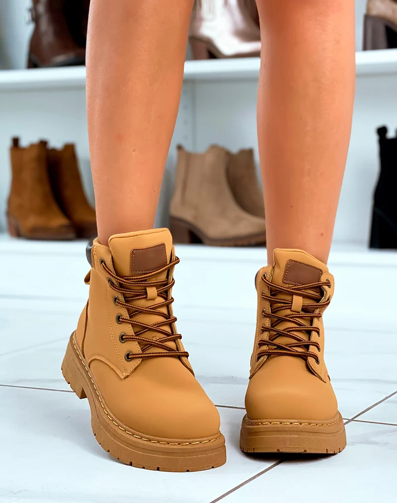 Bottines Camel à Lacets : Élégance et Fonctionnalité Combinées