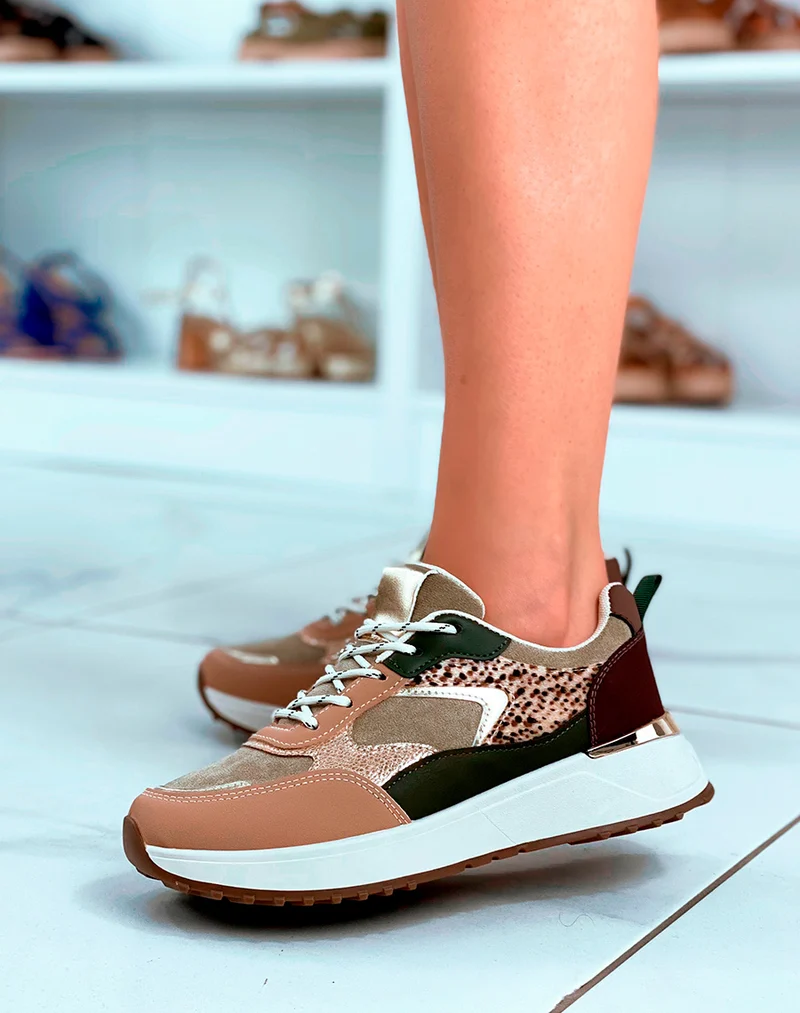 Baskets beige à multiples empiècements et détails guépard